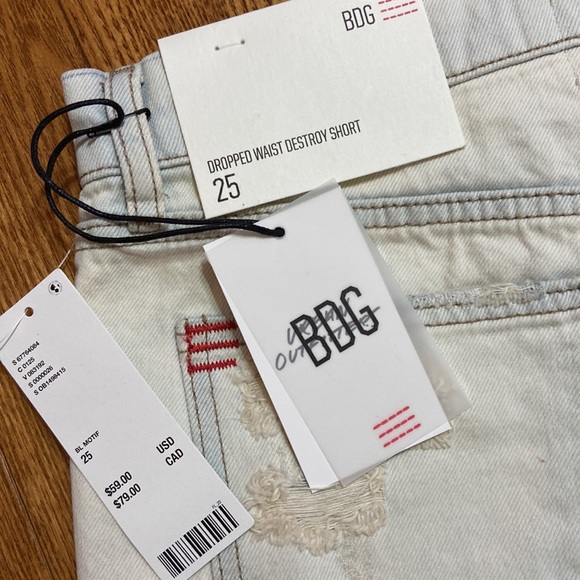 BDG Dropped Waist Destroy Shorts - Picture 3 of 4